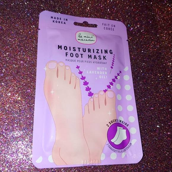 $5 Moisturizing Foot Mask with Lavender Oil Le Mini Macaron - Picture 1 of 4